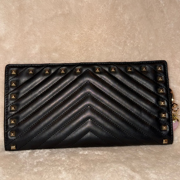 Victoria’s Secret Black Studded V-Quilt Women Wallet Magnetic Clasp Zipper Pouch - Picture 3 of 16